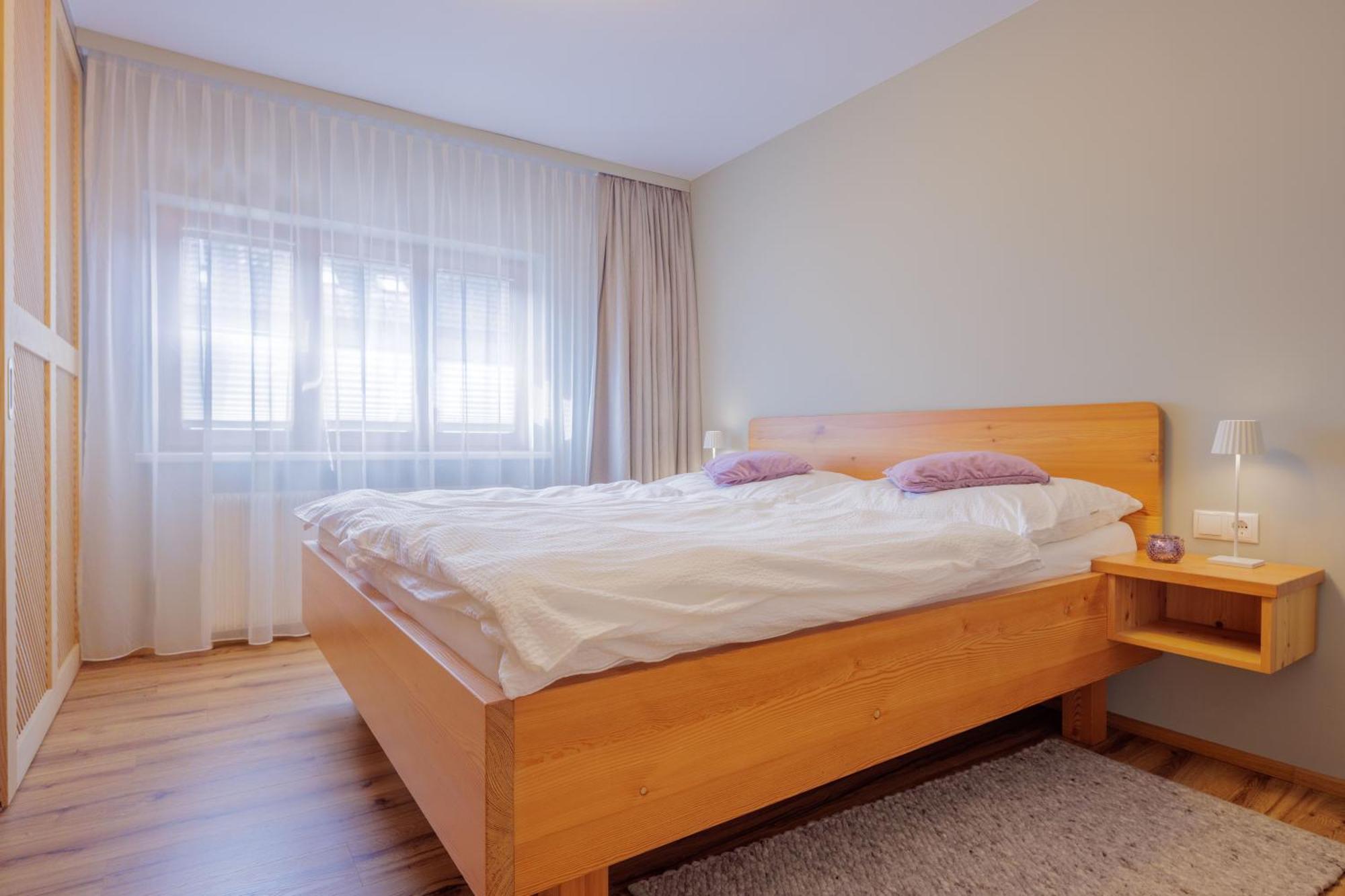 Haus Christina - Romantik Suite Bürs Екстериор снимка
