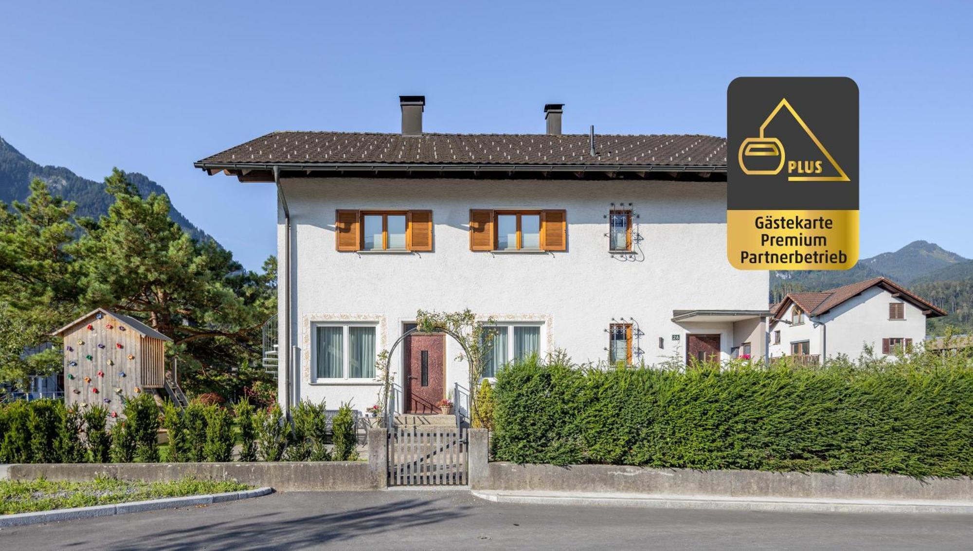Haus Christina - Romantik Suite Bürs Екстериор снимка